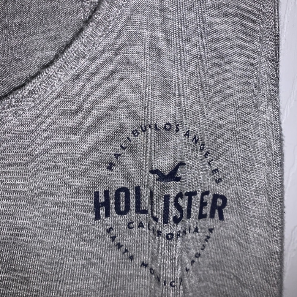 ℍ𝕠𝕝𝕚𝕤𝕥𝕖𝕣 𝔾𝕣𝕖𝕪 𝕋𝕒𝕟𝕜 𝕋𝕠𝕡✰ - Picture 4 of 5